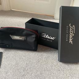 Brand new boxed Titleist toilet/accessories bag 
Side handle 
Original boxed item - would make a lovely gift.