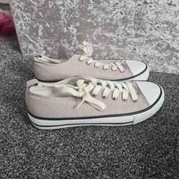 size 6 worn once trainers between a grey and beige colour