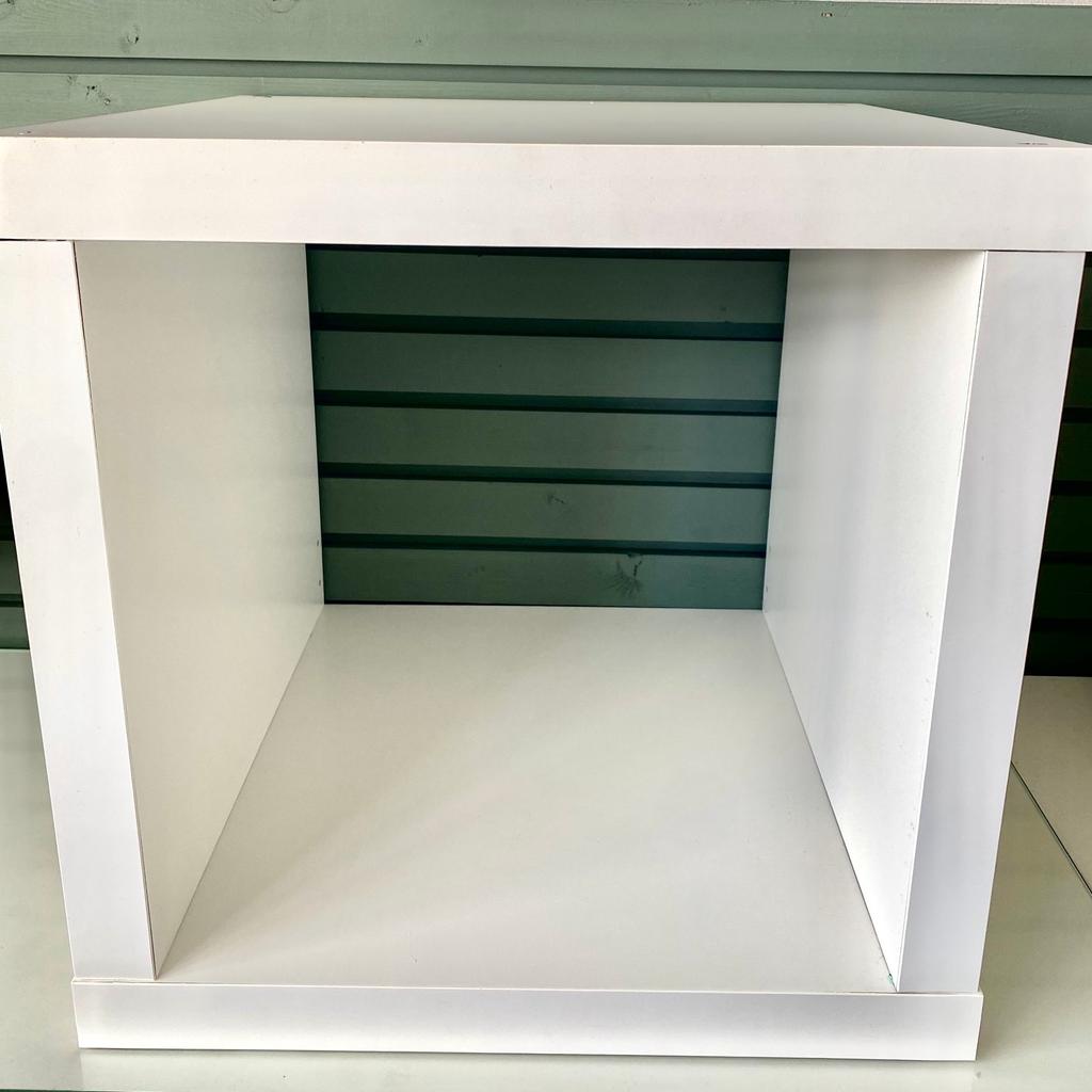 IKEA KALLAX SHELF

Colour: White
Dimensions: 42 x 41cm
Max. Load: 13Kg

• Unused Shelf Cube Unit
• Already assembled and ready to install
• Fixings provided (as shown in images)
RRP £22 but selling for £15 (And its assembled!)

Collection WOLVERHAMPTON