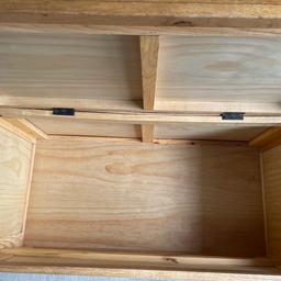 Lovely solid oak storage unit. The lid could do with a bit of a sand down. Great piece of storage furniture