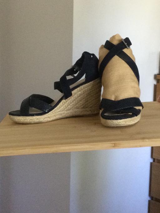 Buy & Sell Gloucestershire Tewkesbury - Photos for Carvella navy wedge sandals