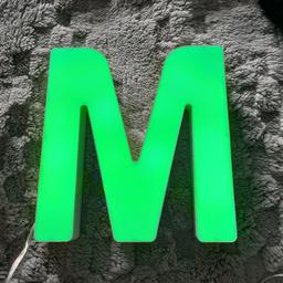 Colour light up letter M. Comes in presentation box. various light settings.

Brand new.

COLLECTION ONLY from WV14 8BX unless live local.