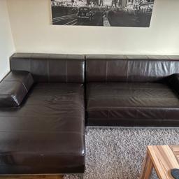 L-Couch aus Echtleder mit den Maßen: 1m x 2,5m x 1,6m