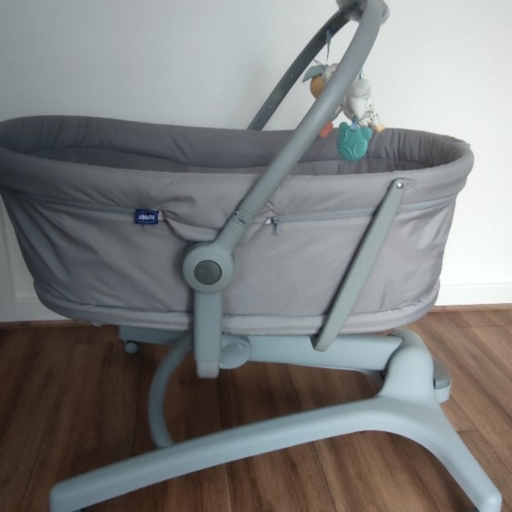 Chicco baby 4in1 crib with music and lights - perfect conditions.
 Cleaned and ready to use with a mattress, includes two sheets and two bags of rattles and toys for free

 Easy to carry from one place to another, adjust height and position.Smoke and pet free home.

 Collections and cash only.