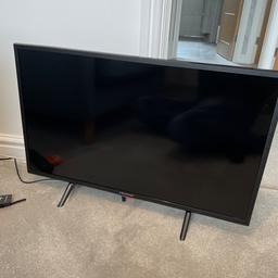Great condition and never used only stored for a project that never happened.

Comes with remote and new batteries.

33inch from corner to corner.

No offers or postage or delivery.