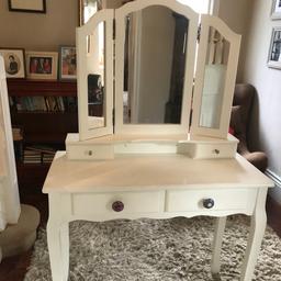 White dressing table, minimal wear. With 3 section mirror and 4 drawers. Ornate drawer knobs. 145h 90 w 40d cm. Buyer collect