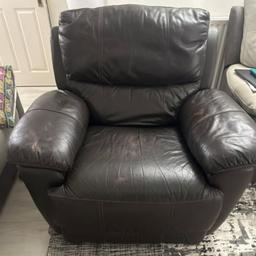 Reclining sofa chair, designed for ultimate comfort and convenience. Full reclining feature. Easily detachable back for hassle-free transportation. Stylish and versatile. Perfect for any living room or entertainment space.
