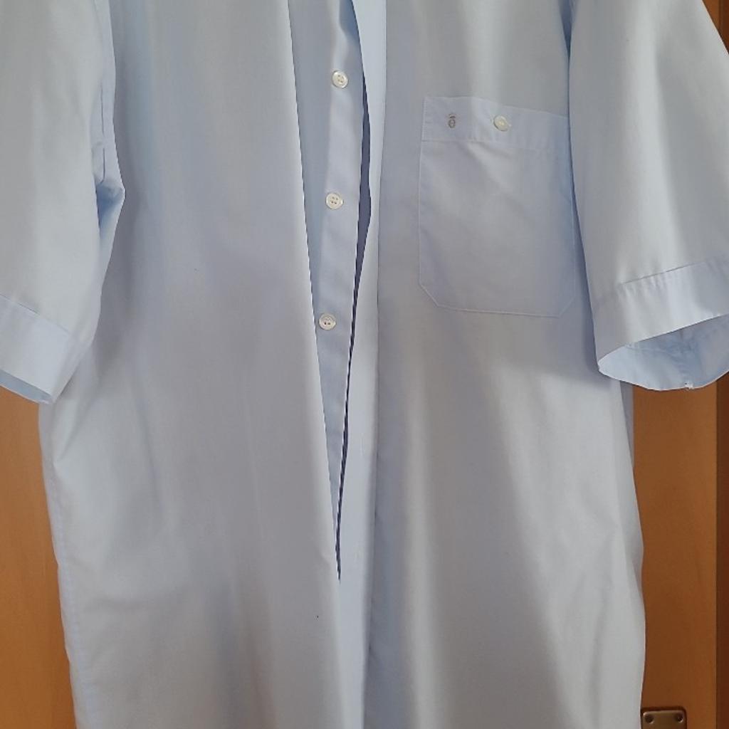 Die Hemden sind in sehr gutem Zustand, grösse 43,lang und kurz Ärmel,ab 15 Euro pro Stück
verschiedene Farben. gerne Versand.
Mehrkauf / Rabat