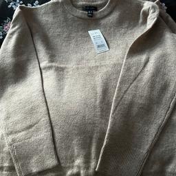 Brand new New look jumper with tags

Size medium - 2 available £10 each 

Pick up only from BB1 address

No returns accepted