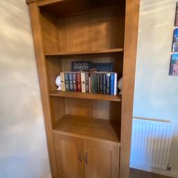 Solid oak bookcase from Next, beautiful wood. 
Only selling due to decorating and making space, good condition, sad to part with it. 
Collection only WV11

Height: 75 inches 
Width: 34.5 inches
Depth: 14.5 inches 

Also selling matching TV unit if interested, drop me a message. 

*NOTE: books and bookends not included for advertising purposes ONLY*