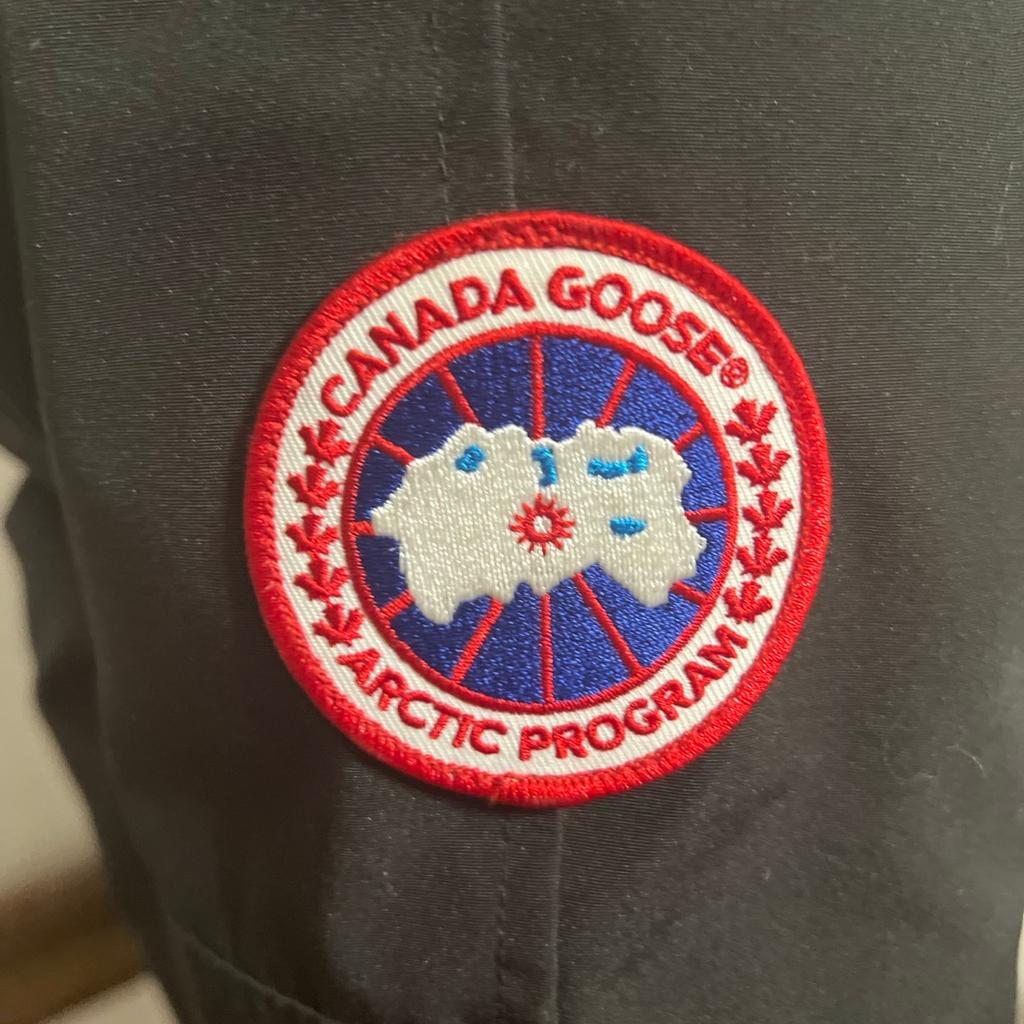Amazing Canada goose chilliwack bomber, price in store is about 1500 euro.