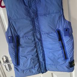 Good condition for
Small mens
Hood which can be buttoned up
Will take offers
Would swap for a moncler gillet