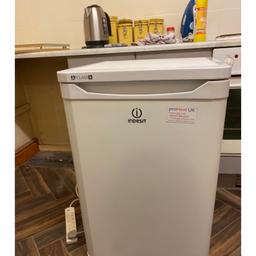 Indesit under counter fridge with inside freezer
A+* Immaculate condition, only selling due to getting a new kitchen installed with a integrated fridge