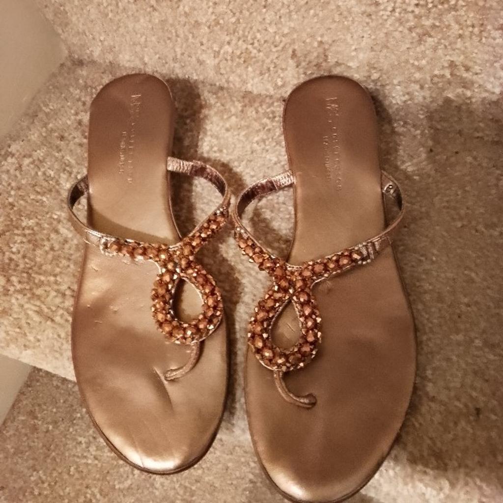 pair of marks & Spencer leather upper between the toe sandals size 8 collection willenhall west midlands