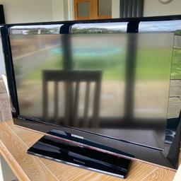 Black Samsung 32”TV fully working order
Ok condition no scratches on the screen