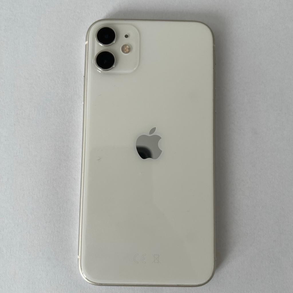 Ich verkaufe mein iPhone 11 in weiß mit 128gb.

Es ist in gutem Zustand und bis auf 2-3 sichtbare Kratzer im Alurand ist es einwandfrei.
Es war immer in einer Hülle und hatte immer eine Folie auf dem Display.