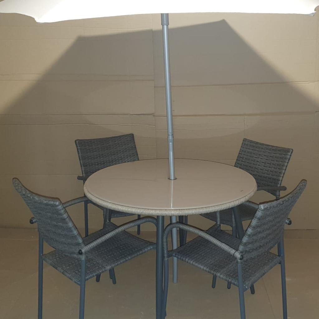Rattan Effect 4 Seater Patio Set With Parasol

💥ExDisplay💥

Glass table top
Table size: H74
Table diameter: 100cm
Seat height 43.5cm
Frame made from steel
Chair seat and back made from rattan effect
Size H82, W52, D59cm
110kg maximum user weight per chair
Cream parasol
Parasol made from metal
Pole made from aluminium
Parasol diameter 200cm
Size H201, W200cm
Pole diameter 3.2cm
Weight 2.4kg

💥Check our other items💥