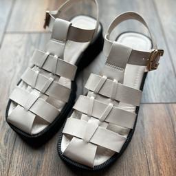 Super stylish sandals.
True to size 
Lightly padded inner sole for comfort in wear.