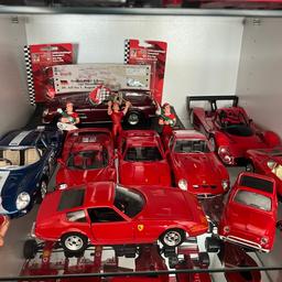 Verkaufe meine Ferrari Sammlung
F1 M.Schumacher
F1 verschiedene Fahrer
Ferrari Sport Auto
Und anderes

Modell Auto Größe 1:18. 1:24

Gesammpt 54Auto Modelle
Dazu 4 Figuhren, 1 Fahne, 2 TShirt, 4 Mütze, und noch mehr …

Verkauf nur Komplett
1000€