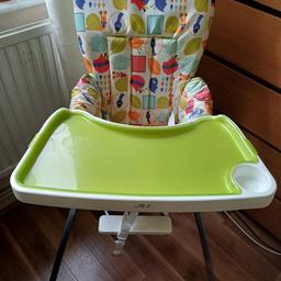 Mamas&Papas highchair makes mealtimes extra comfy for baby and fuss-free for parents.
The wipe-clean tray and seat pad make this highchaur easy to clean between meals; and a 5-point safety harness keeps baby safe and secure during mealtimes. Plus with a handy storage basket and compact fold, Snax is ideal for saving space.
The charming pattern of the chair will delight and inspire during mealtimes.
It's also heavy and sturdy, what makes this highchair safe.
