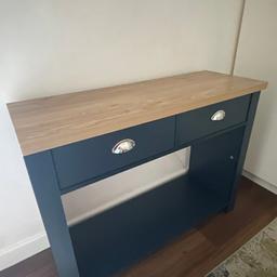 Console table with 2 drawers.

Dark blue and pine top
Measurements (cm): 100x78x36

Looks brand new. Collection only.