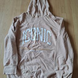 Age 15-16 yrs 
Beige hoody with detail to front
from river island
worn twice, in excellent condition