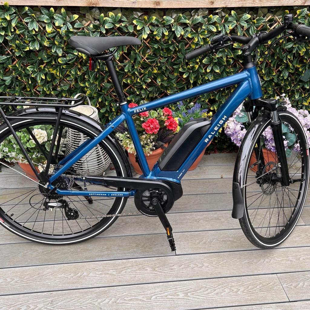 Comes with all chargers and cables
48CM Frame

25-30 miles 40 max

Bosch Active Line Motor
Recharge time 2.5Hours

Front & Back mudguards

Luggage rack and kickstand

Receipt available
RRP : £1400

Used once.

Delivery may be available.
