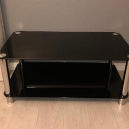 Glass coffee/TV stand -used
Has Scratches on the surface
No measurements, please refer to pictures

Collection Only London W11