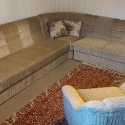 Zu Verschenken:
Sehr gemütliche Eckcouch mit Bettfunktion und zusätzlichem, dazugehörigem Sessel.
Wurde gut gepflegt.
Couch 2,2x2,9m (3-teilig)
Sessel 0,9x0,9m (mit Rollen)
Selbstabholung
