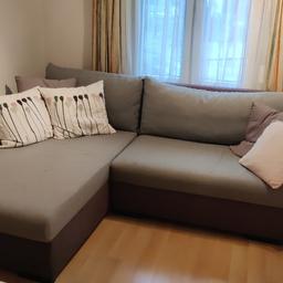 Verkaufe eine Couch mit Bettfunktion, 235x170mm, sie hat einpaar Gebrauchsspuren jedoch wurde sie nicht oft benutzt