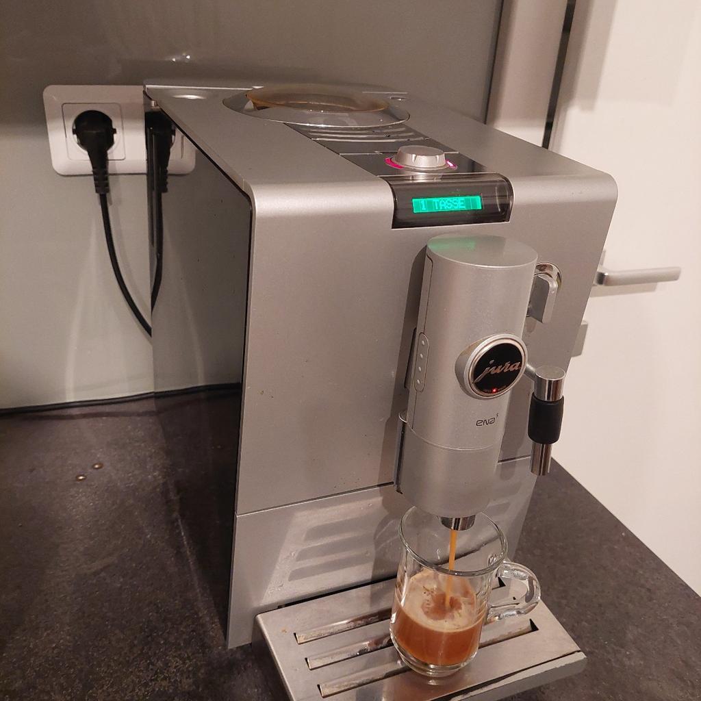 Jura Kaffeemaschine
funktioniert Einwandfrei
gute Zustand