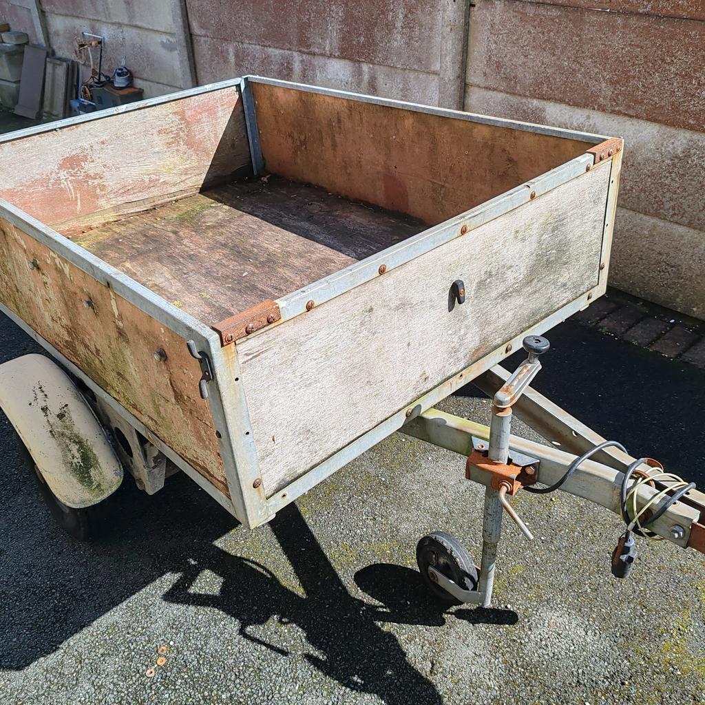 GOOD SIZE TRAILER IT WILL FIT A FULL SIZE PALLET INIT
GALVANISED CHASSIS
DROP DOWN BACK DOOR INDEPENDENT SUSPENSION
JOCKEY WHEEL AND LIGHTS
SIZE OF BOX IS 1380 X 1055 X 367 MM OR 54.5 X 42.5 X 14.5 INCH
READY TO USE
BARGAIN ONLY £95 ono
COLLECTION ONLY FROM MORECAMBE LA31AY