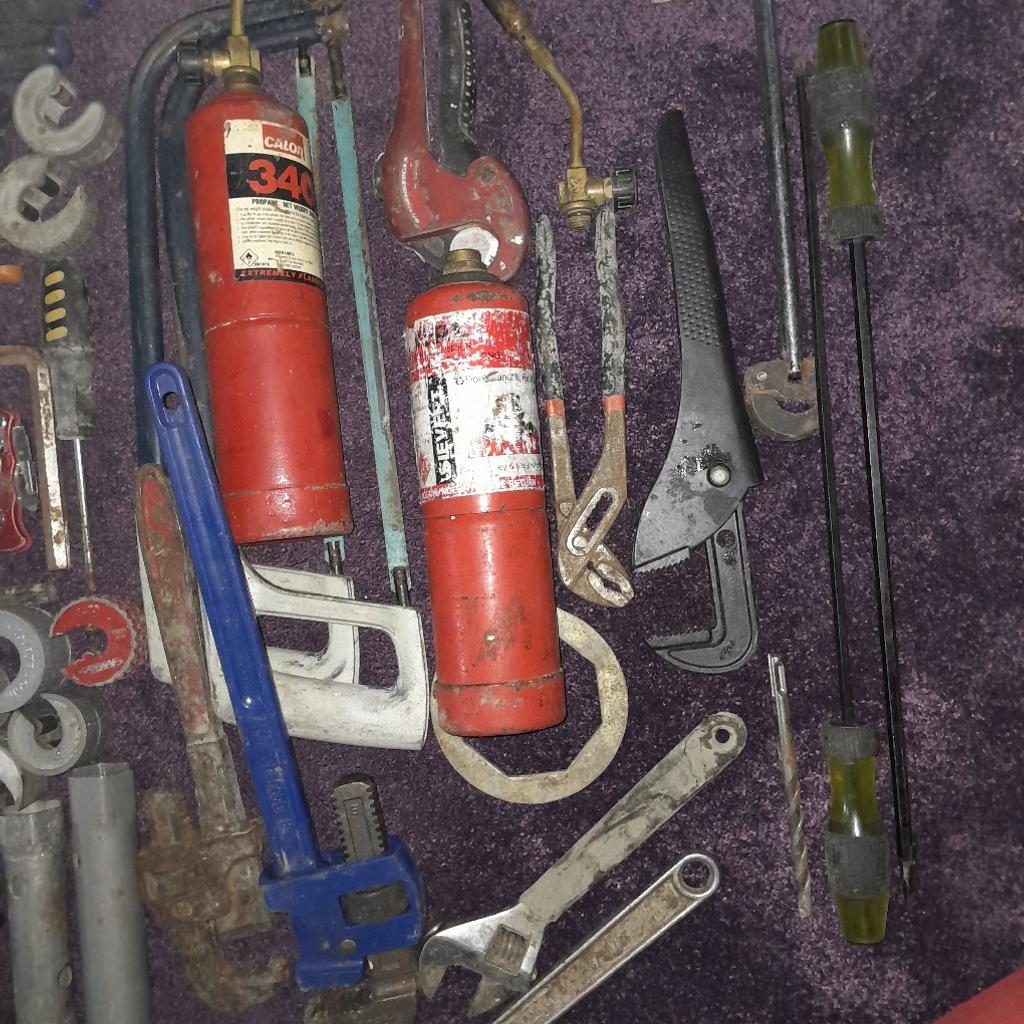 my plumbing tool kit, I had to give up work 6 years ago due to ill health, see photos of tools from
adjustable spanners
water pump pliers
tube cutters 15 mm to 28 mm
2 x burner heads with 3 gas refillable bottles
poly cutters
water pressure testing gauge
rad valve keys
extra large screwdrivers
waste pipe cutters
immersion spanner
3 x stilson wrenches
tap spanners
Stanley setting out square for tiling
bahco socket set complete
tap spanners kit, fits all types of awkward tap connectors
junior hacksaw with blades
large hacksaws
stop tap key
listening stick
rothenberger carry bag
Stanley tool box
Stanley tool trays
stabila spirit levels
carry case of assorted screws
box of assorted fixings and fittings
and much more.
all tools will be lubricated before collection.
my tools are an accumulation of over 35 years as a plumber, rothenberger, bahco, primus, Stanley etc
some items may be stiff, but when put back to work, they won't let you down
if bought brand new would cost a fortune