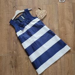 £3
11-12 years 
Next
dress
Preloved very good condition 
Cotton 
Polyester 

#next #nextdress #stripes #navyandwhite #dress