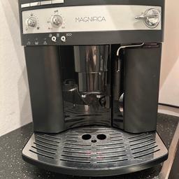 Kaffeevollautomat funktioniert sauber benutzt brüht wenig Kaffee aus wüsste nicht wieso es so ist wurde auch vor kurzem entkalkt