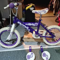 Huffy Eclipse child's bike with stabilisers
Wheels 14 inch.
Colletion ls12
Can deliver WF, BD, LS (before setting off deposit for petrol)