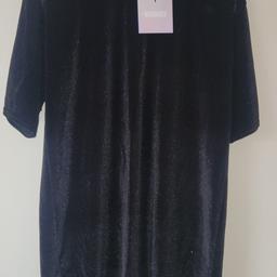 Brand new with tags. long velvet top/dress. 
can dress it up or wear it casual.
from Missguided.

check out my other items I have for sale...huge clear out going off...doing bundle discount on 3items or more 😀