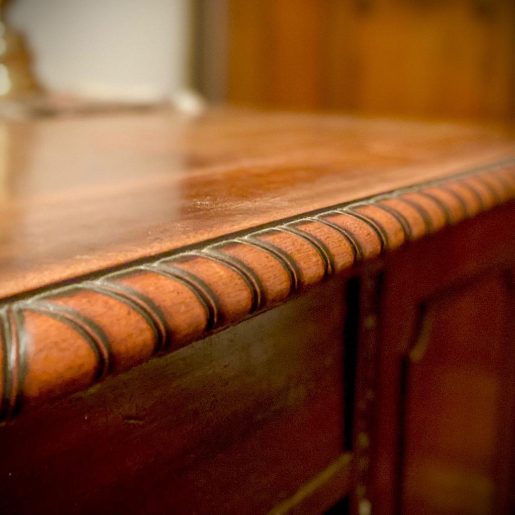 Schreibtisch Barock, sehr guter gepflegter Zustand

Antik / josefinisch / desk