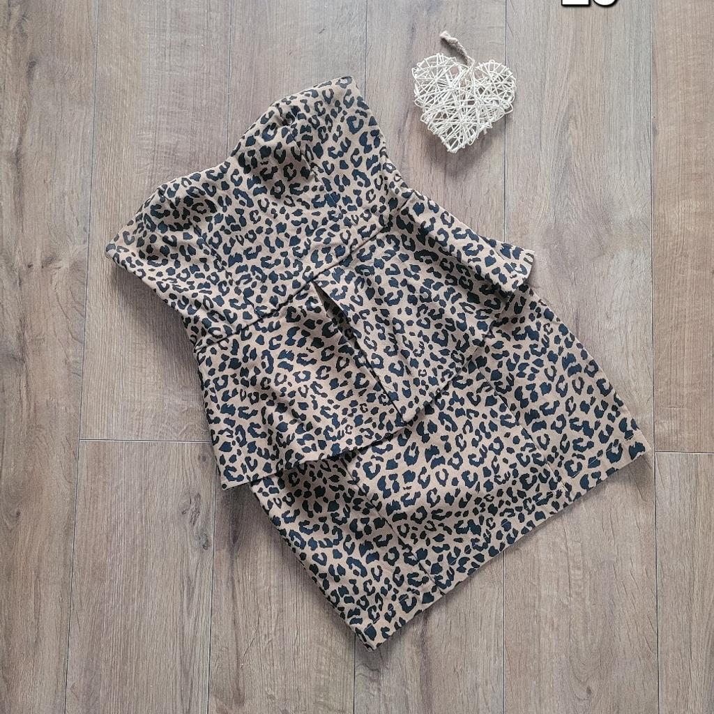 £5
Size 12
Fits 16-17 years
Asos
Strapless leopard print Peplum dress
Preloved very good condition
Polyester
Nylon
Elastane

#asos #peplumdress #leopardprintdress #straplessdress #dress
