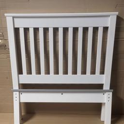 Habitat Aspley Single Wooden Bed Frame - White

Mattress not included

Footboard top in grey colour

💥New/other. Flat packed💥

Part of the Aspley collection.
Wooden frame.
Base with wooden slats.
No storage.
Size W101, L203, H102cm.
22cm clearance between floor and underside of bed.
Weight 20.6kg.
Total maximum user weight 110kg

💥Check our other items💥