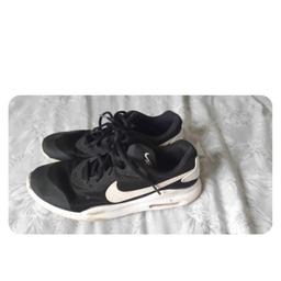fab pair of size 6 nike air trainers
collection brierley hill or cradley heath