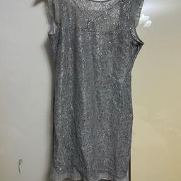Lipsy silver dress
Size 14
In good condition
Any questions feel free to ask