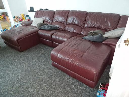 Buy & Sell Derbyshire South Derbyshire - Photos for Electric reclining sofa in good used conditio