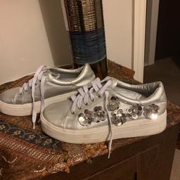 Beautiful silver trainers size 6/39