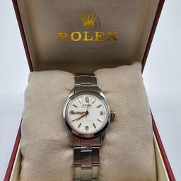 (Open to offers) Timeless elegance meets vintage charm with this rare 1956 Rolex Oyster Royal Ref:6044. The stunning dial and expanding bracelet make it a true collector's piece. Don't miss the opportunity to own a piece of history that can be cherished for generations to come. Contact me for more details. I can do a Video calls to show the products. Thanks Charlie