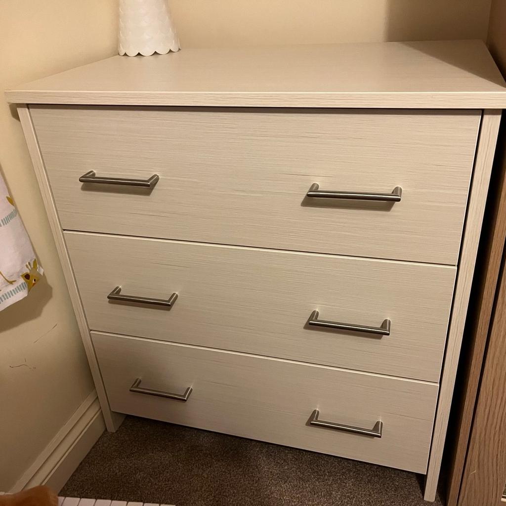 Cotbed and Changing unit furniture set in ‘oatmeal’. Good condition. Changing unit can also be used a drawers as pictured.