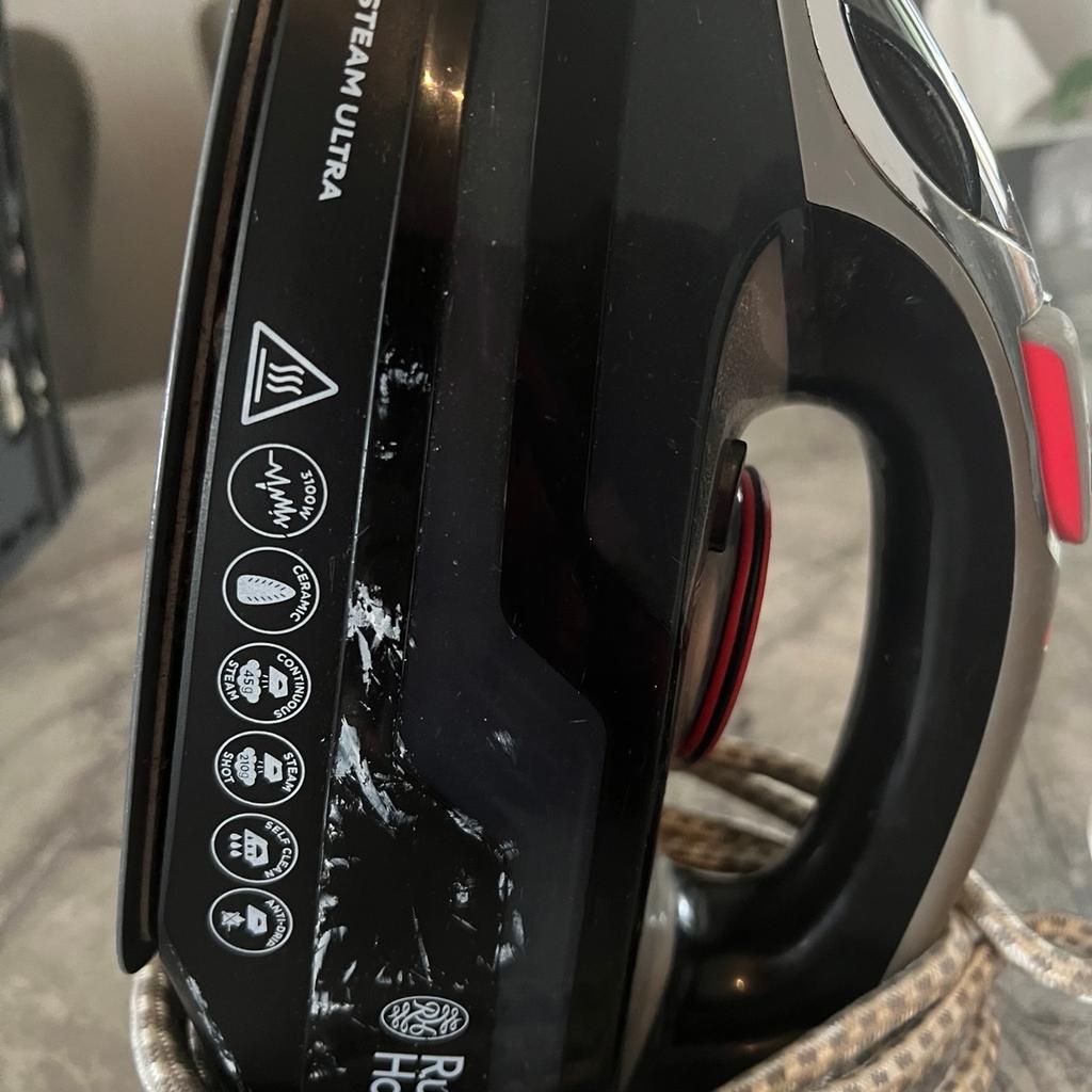 Russell Hobbs powersteam ultra 3100w
Fair condition
Marks as shown
Sometimes the steam doesn’t come out as much but still fully working
Still £45 to buy in Argos