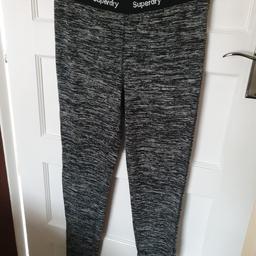 Superdry Leggings 
Colour- grey/black
size M
Worn once 
Excellent condition 
Collection only