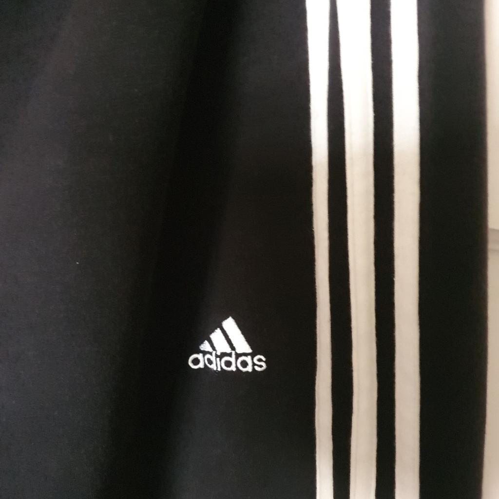 Adidas casual joggers
Unusual flare look
Black with classic 3 white stripes, full length
Worn once
Excellent condition
Collection only