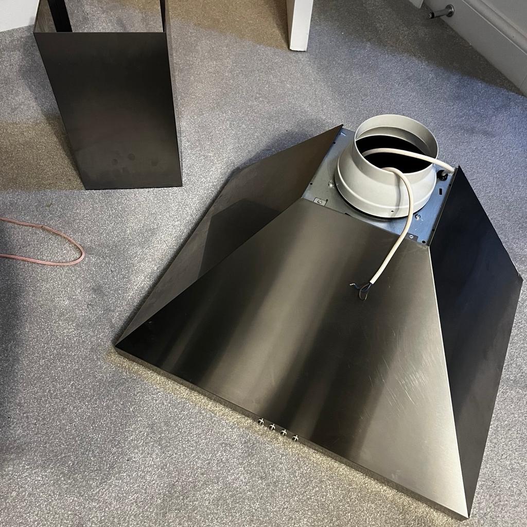 Used Electrolux LFC316 600mm chimney hood
Aluminium filter
3 speed extraction speed
in good working condition - config is for external ventilation ( charcoal filter required for recirculating )

collection only -KT16